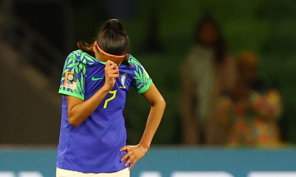 Brasil fica no 0 a 0 contra Jamaica e dá adeus à Copa do Mundo Feminina