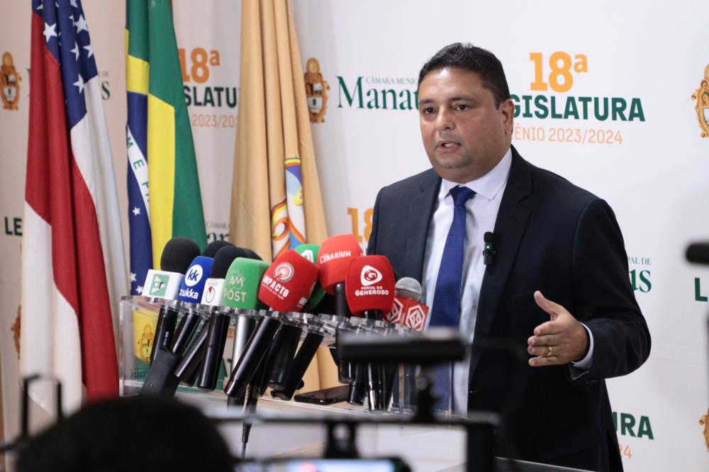 Caio André diz que aguarda decisão da justiça para chamar aprovados em concurso