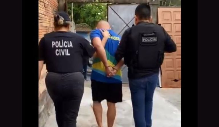 Técnico de vôlei é preso por favorecimento à prostituição de alunos