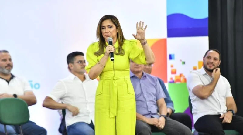 Sob o comando de Dulce Almeida, Semed intensifica revitalização de escolas e valorização de pessoal
