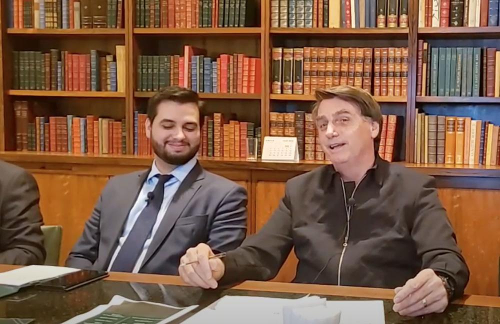 Ex-assessores de Bolsonaro são presos; Braga Netto e Heleno também são alvos
