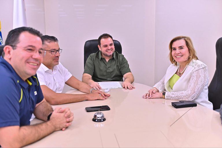 TCE entrega à Aleam minuta do projeto que cria a Ouvidoria da Mulher