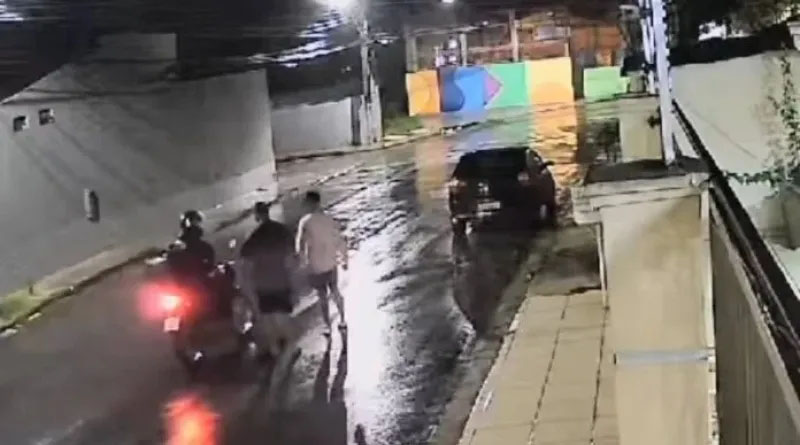 Vídeo: Assaltante leva surra de vítimas durante assalto em Manaus