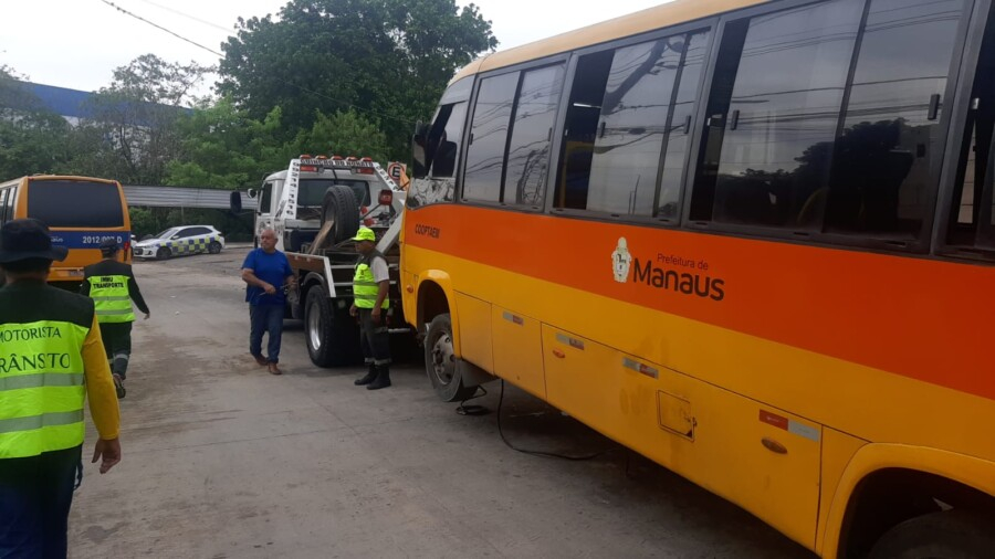Motorista de Amarelinho foge após apresentar CNH adulterada em blitz do IMMU