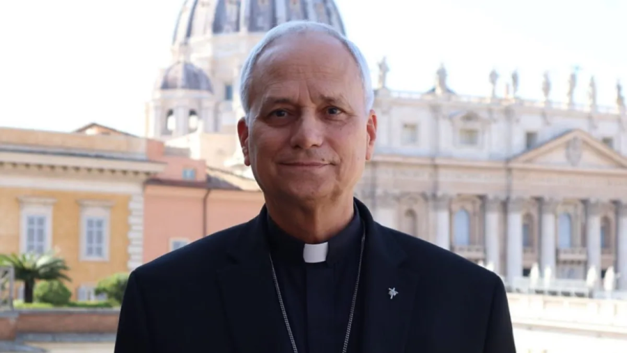 Leão XIV: novo papa une perfil pastoral e moderação ideológica