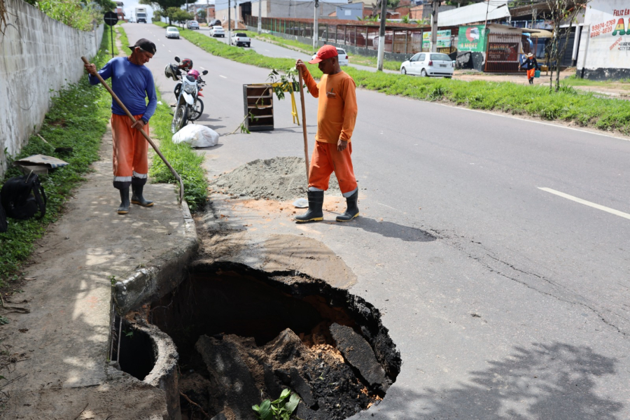 Prefeitura de Manaus atua em recuperação de rede de drenagem no bairro Santa Etelvina
