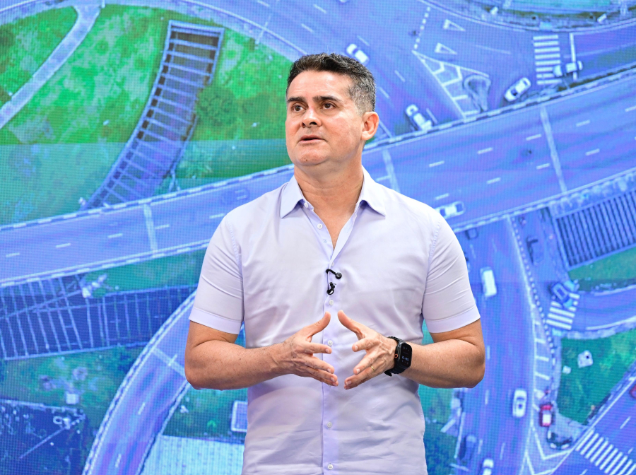 Prefeito David Almeida anuncia novo prazo para iniciar o funcionamento dos novos radares e reforça compromisso com uma política de trânsito que salva vidas