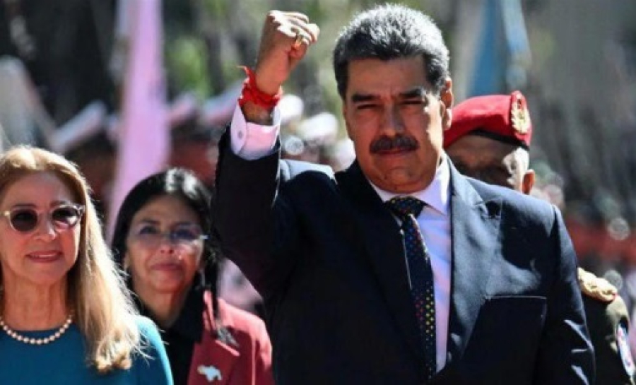 Ditador Maduro, acuado pelos EUA, convoca civis para novo alistamento militar