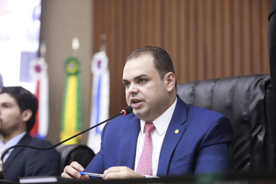 Edital do concurso da Aleam será lançado no dia 3 de setembro, afirma Roberto Cidade
