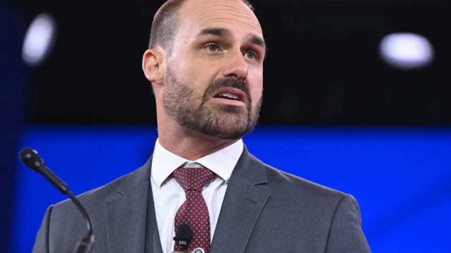 Eduardo Bolsonaro pede a Motta para exercer mandato dos EUA