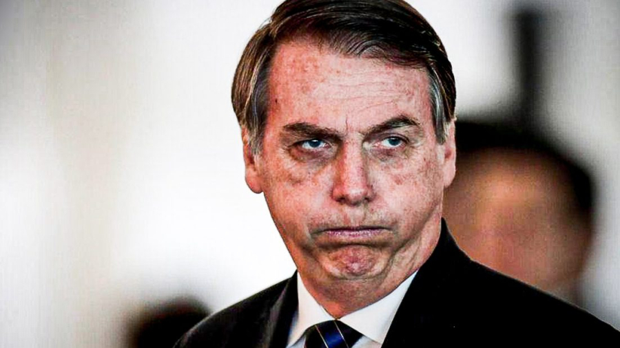 Bolsonaro está com grave crise de soluços e pede visita médica