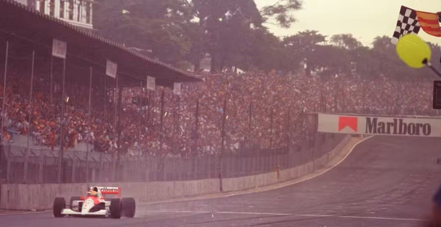 Carro pilotado por Senna na primeira vitória em Interlagos vai a leilão e pode chegar a R$ 80 milhões