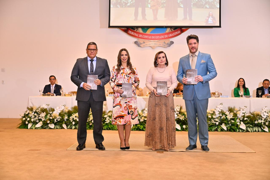 TCE-AM lança Revista Científica 2025 e premia autores de artigos técnicos