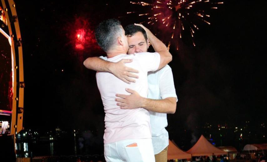 No Réveillon da Ponta Negra, Renato Júnior declara “lealdade” ao prefeito David Almeida