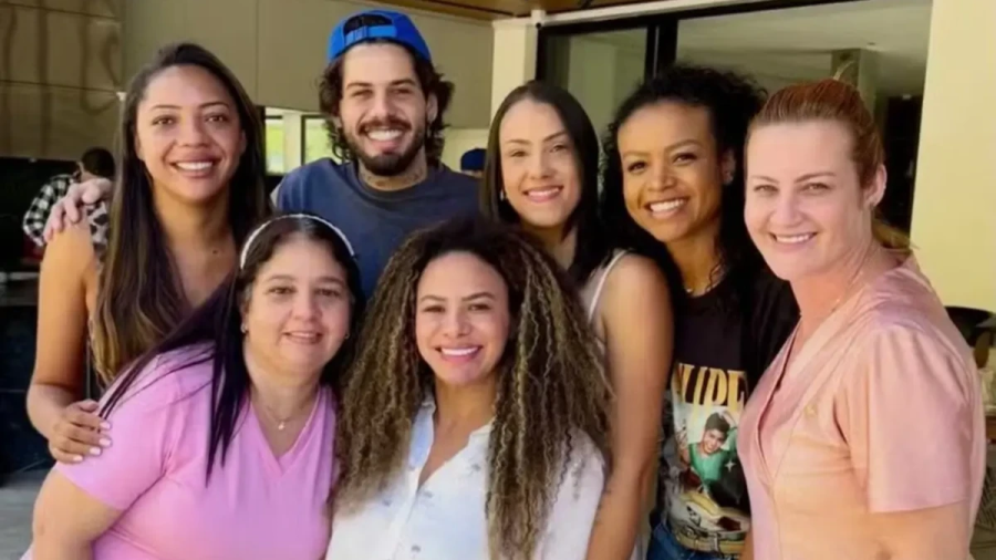 Salário, rotina e benefícios: como é a vida das sete babás dos filhos de Virginia e Zé Felipe