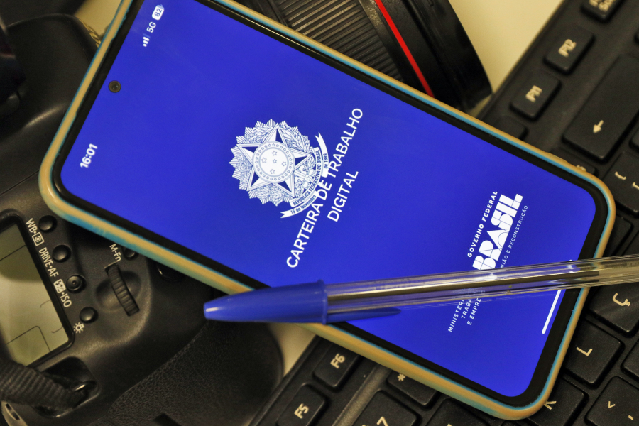 Desemprego cai para 5,1% em dezembro, o menor já registrado