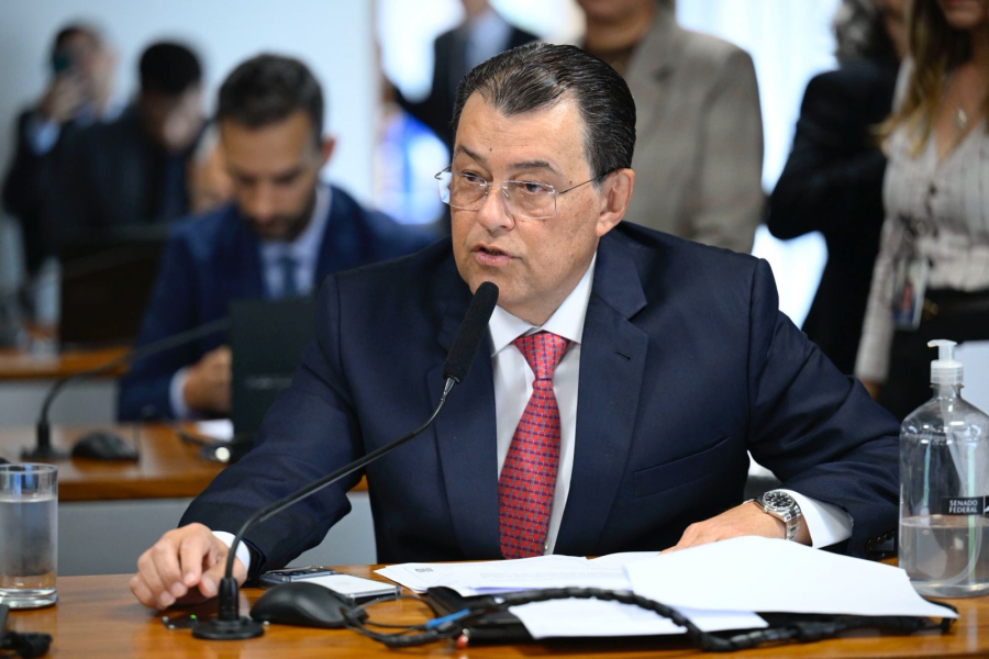 Nova regra garantirá redução no preço dos combustíveis em Manaus, diz Eduardo Braga
