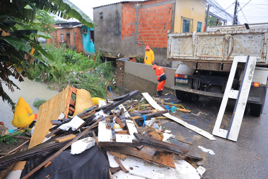 Prefeitura de Manaus intensifica atuação em todas as zonas para reduzir impactos das chuvas