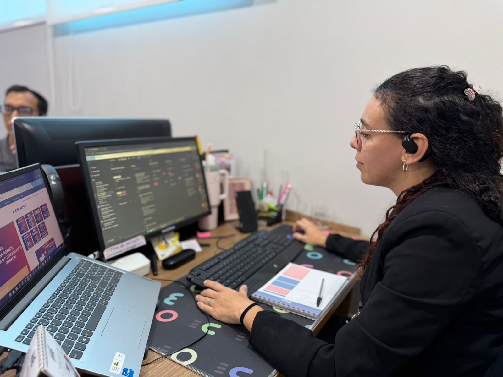 Protagonismo feminino na tecnologia: Como a maternidade molda lideranças mais humanas e resilientes