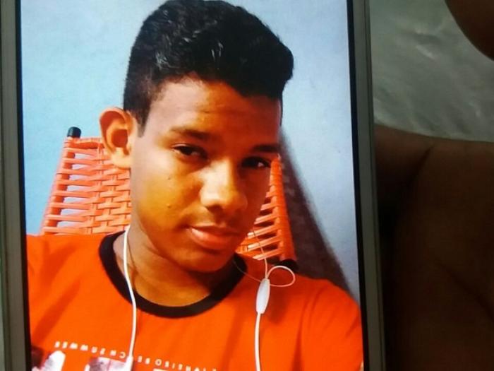  Adolescente morre após defender mãe em briga com padrasto, na Zona Leste de Manaus