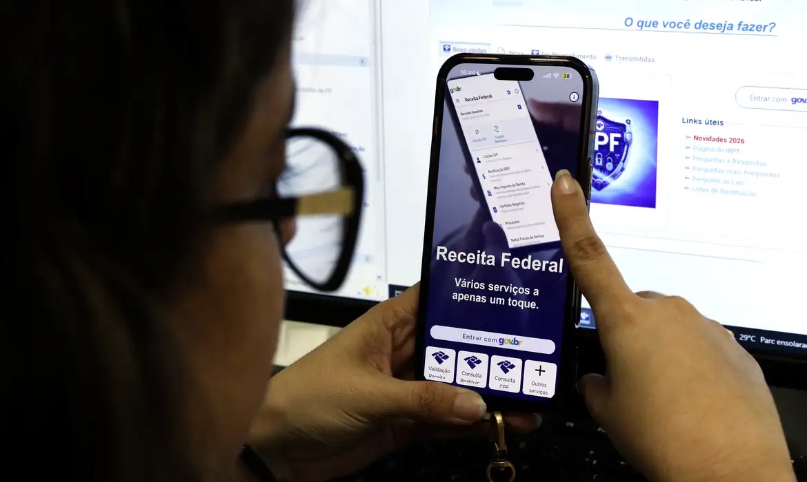 Receita paga nesta sexta-feira terceiro lote de restituição do IR 2026