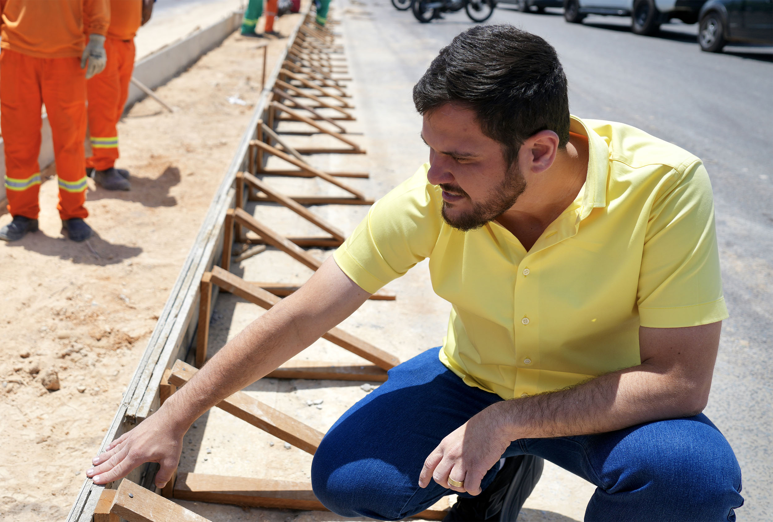 Prefeito Renato Junior vistoria obras nos canteiros centrais da Zona Norte de Manaus