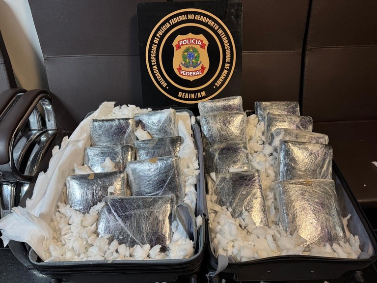 PF apreende 16 tabletes de skunk no Aeroporto de Manaus