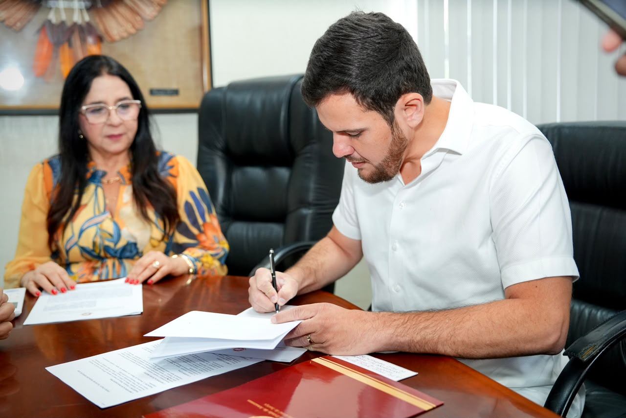  Prefeito Renato Junior assina acordo de cooperação técnica com o MP-AM e parceria se torna referência em ações de incentivo à preservação ambiental