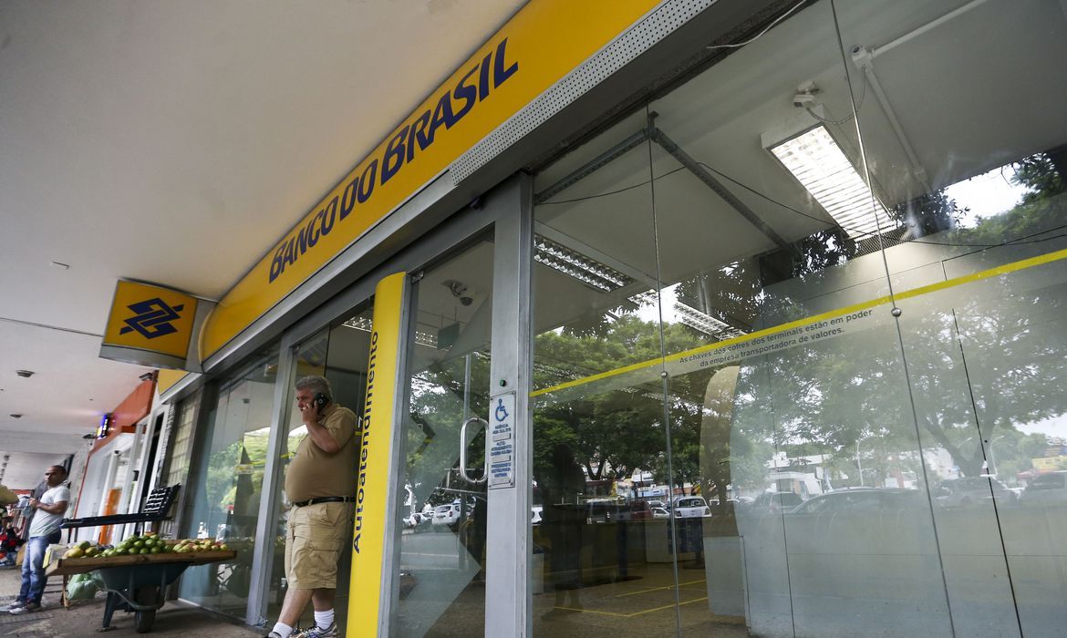 Saiba como ficam os serviços bancários no feriado do dia 12 de outubro