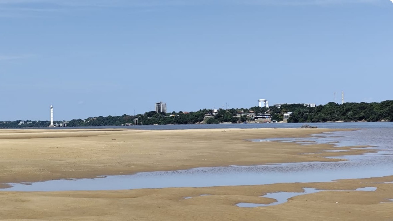 Rio Negro fica abaixo dos 18 m em Manaus e segue em vazante regular na Bacia do Amazonas