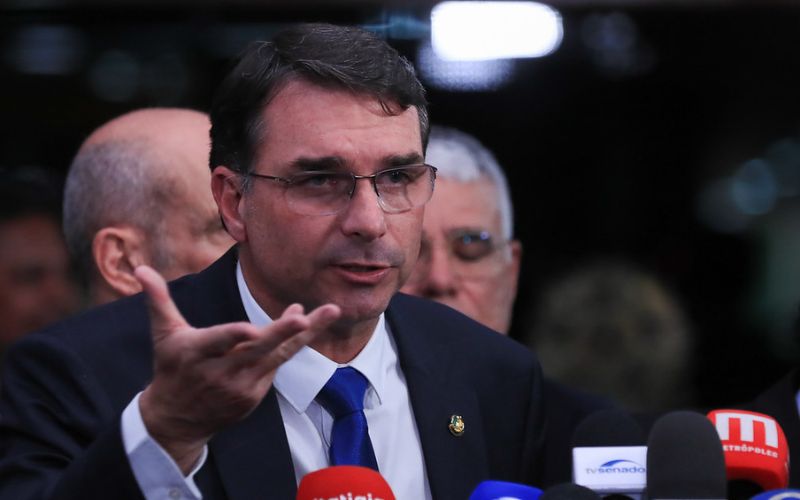 MDB articula apoio a Flávio Bolsonaro sem adesão do Amazonas