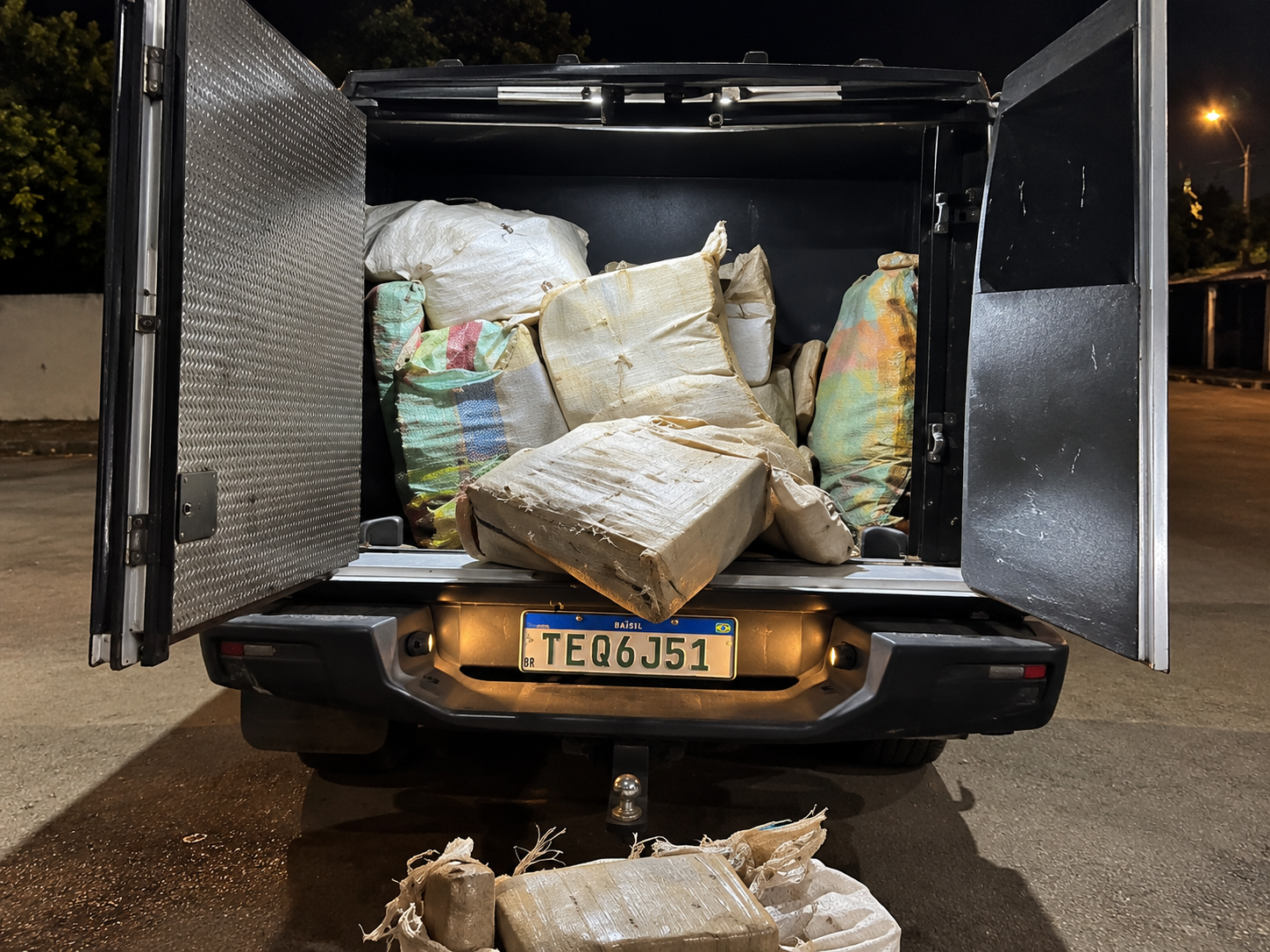 Policiais encontraram 1,3 tonelada de skunk em sítio na zona rural de Novo Airão