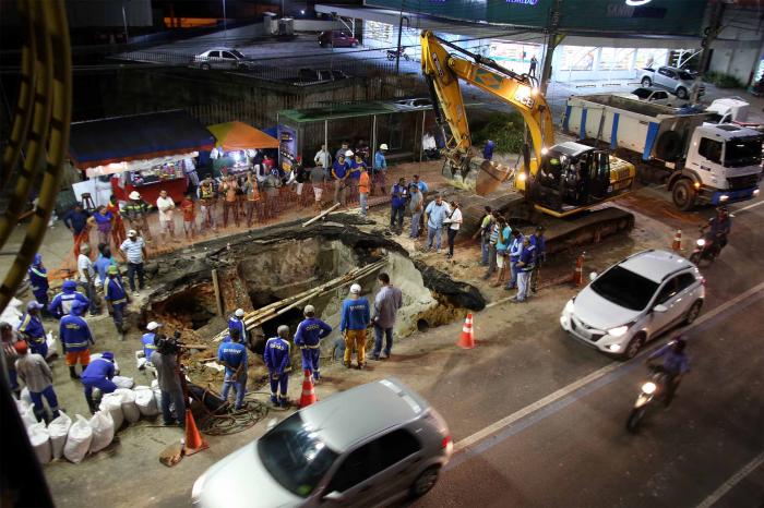 Reparo na Torquato Tapajós deve ser concluído até as 12h desta quinta, diz Seminf