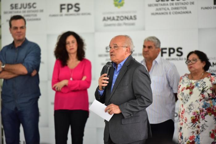 Melo se despede dos secretários
