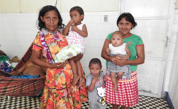Mães indígenas fogem da Venezuela em busca de futuro melhor para filhos no AM