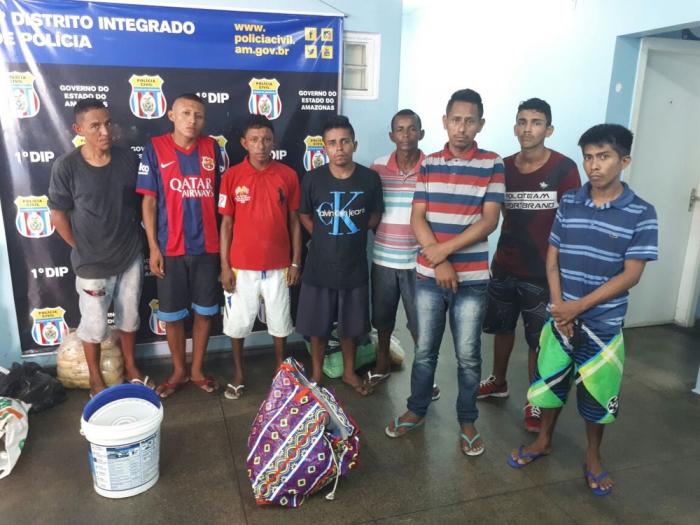 Grupo é preso por invasão e furto de farinha e cabos de cadeia desativada em Manaus