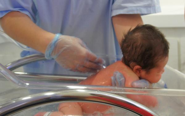 Mãe tenta negociar o próprio filho recém-nascido por R$ 500 dentro da Maternidade