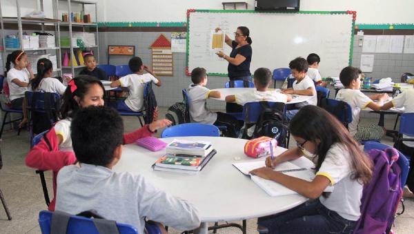 Vai à sanção do prefeito projeto de lei que moderniza o ensino extraclasse nas escolas