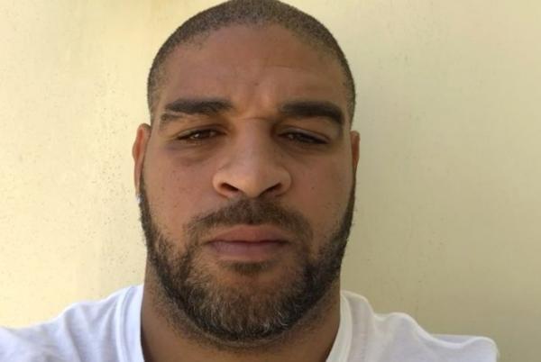 Adriano Imperador é rejeitado por clube da Série B